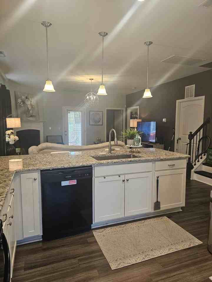 514 Lionheart Ln - Photo 5 of 20