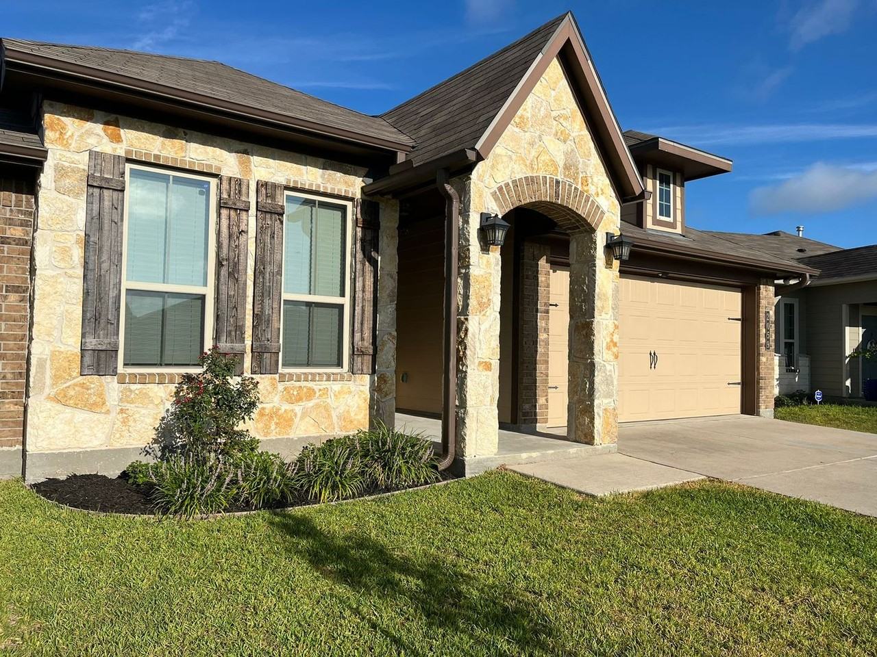 2059 Positano Loop - Photo 2 of 17