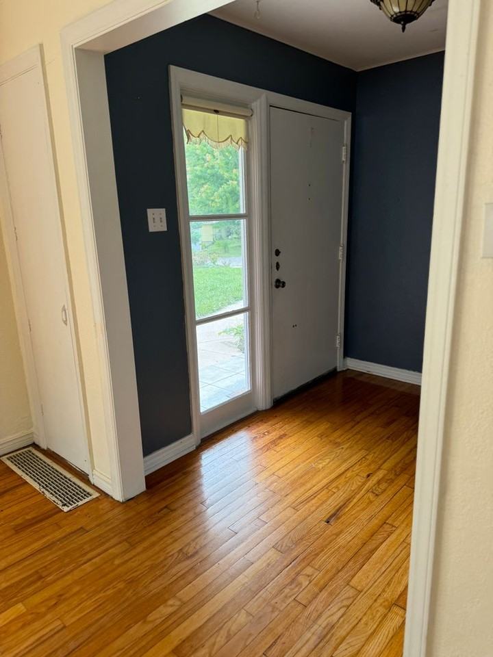 12 Club Ct - Photo 2 of 14