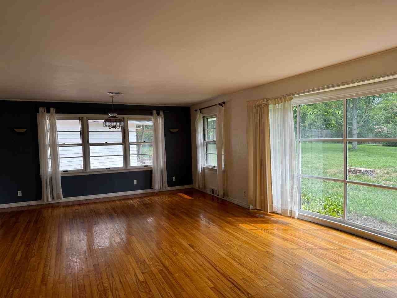 12 Club Ct - Photo 3 of 14