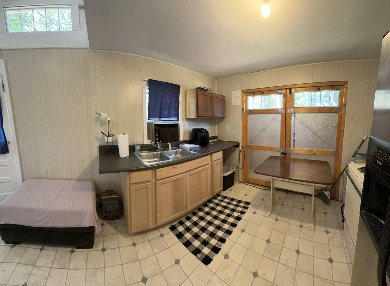 107 Walnut St - Photo 2 of 9