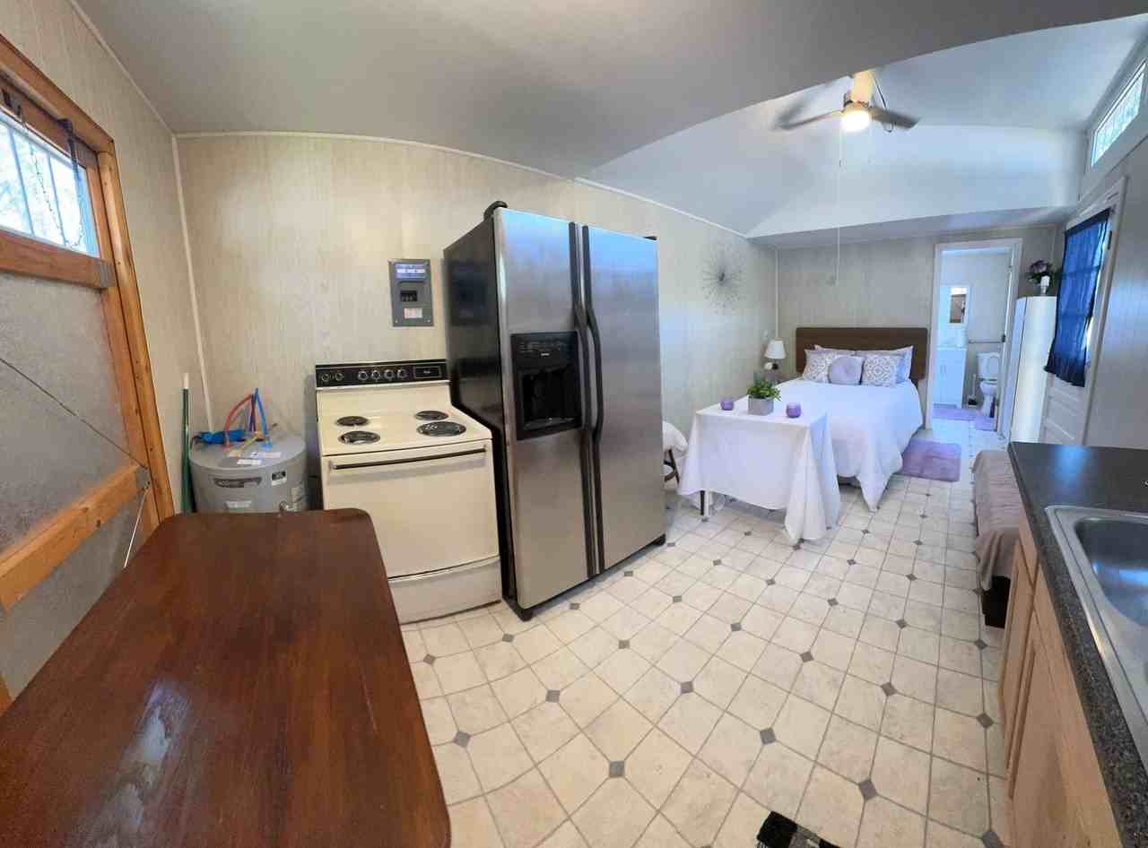 107 Walnut St - Photo 3 of 9