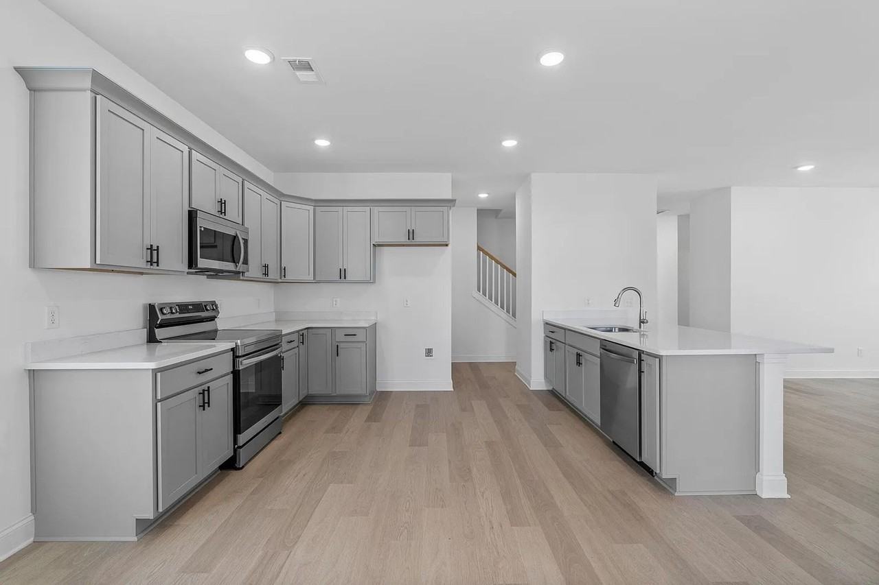 8965 James Creek Dr - Photo 6 of 18