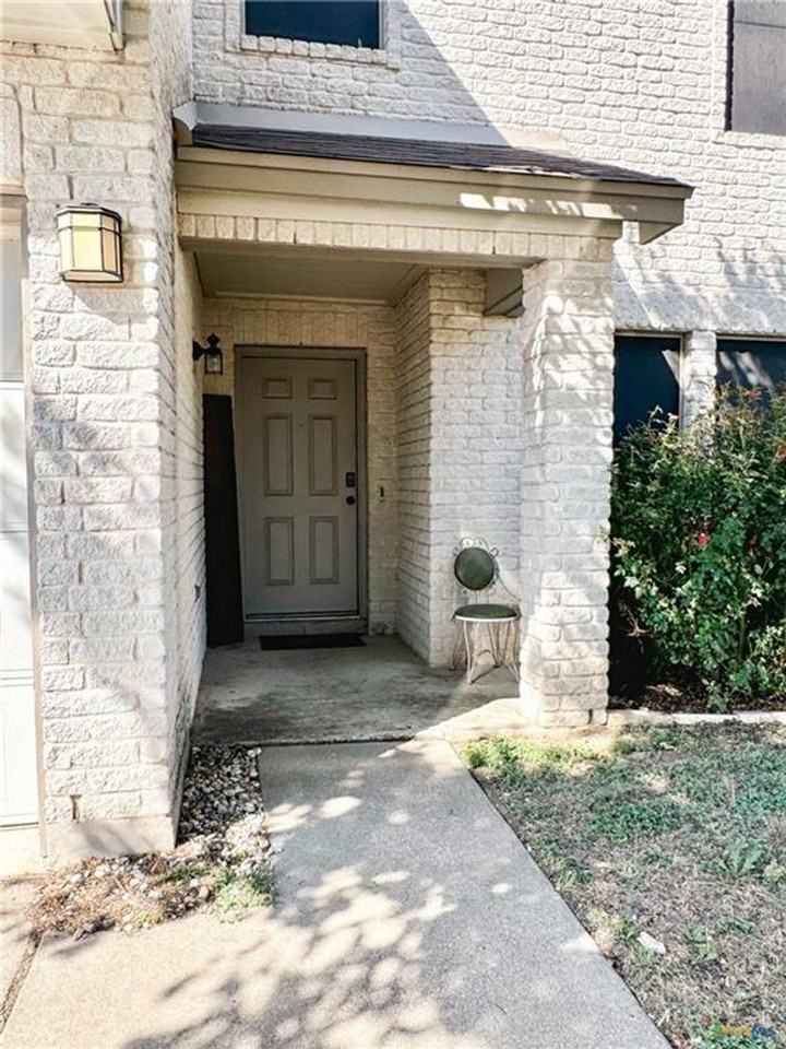 8220 Starview St - Photo 3 of 23