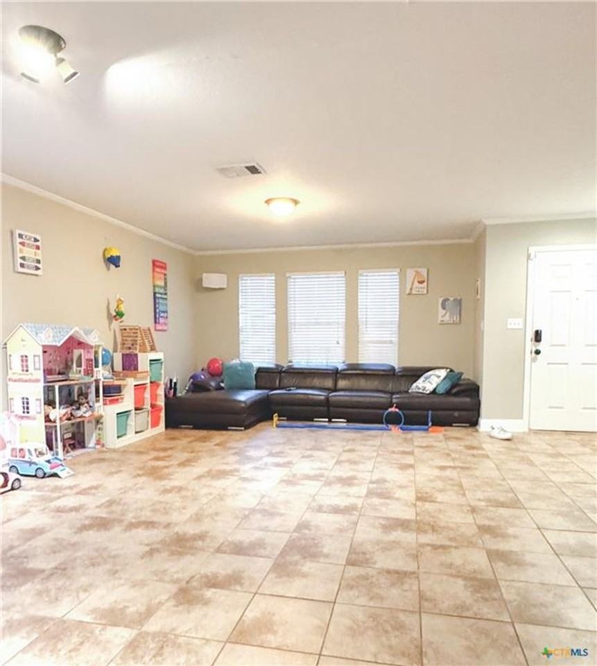 8220 Starview St - Photo 4 of 23