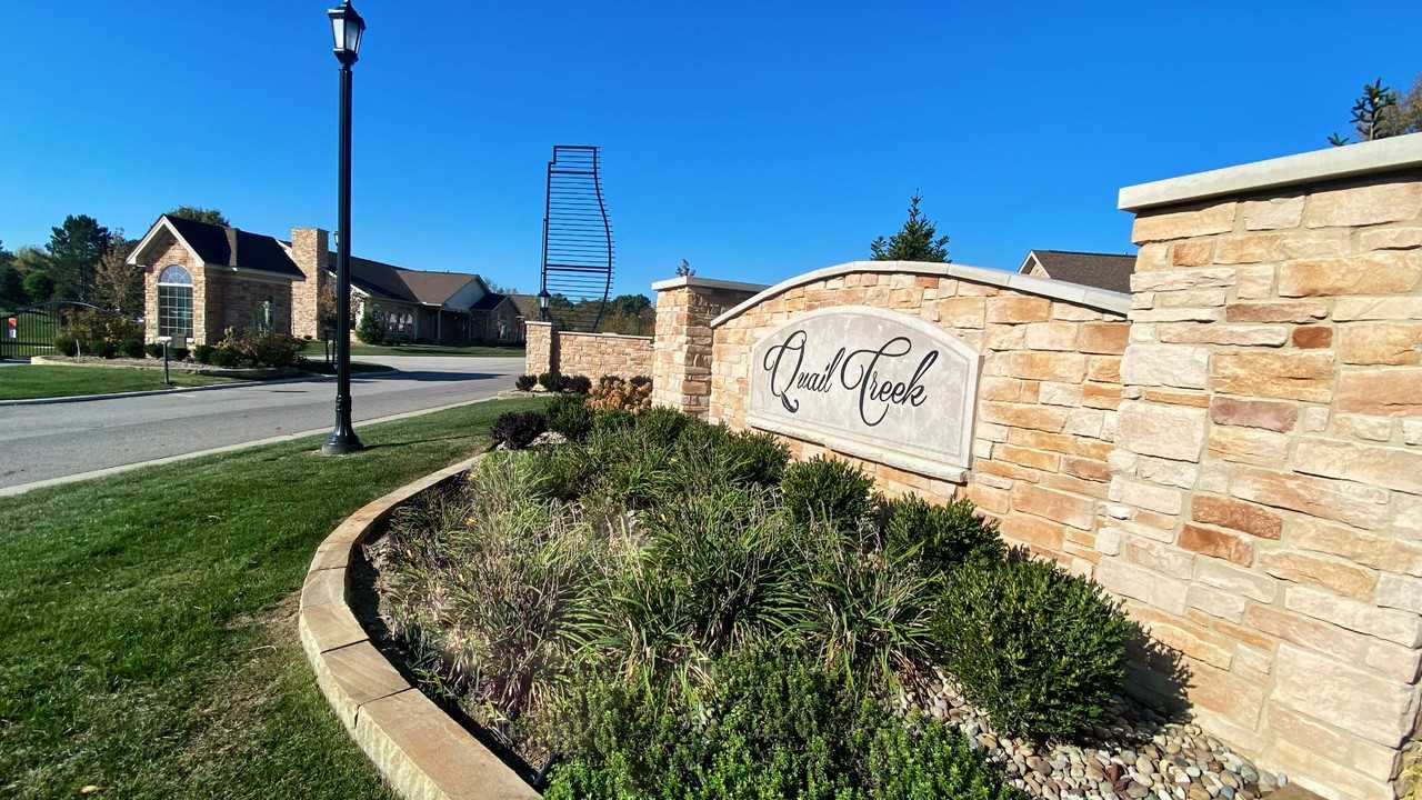 QUAIL CREEK - Photo 2 of 17