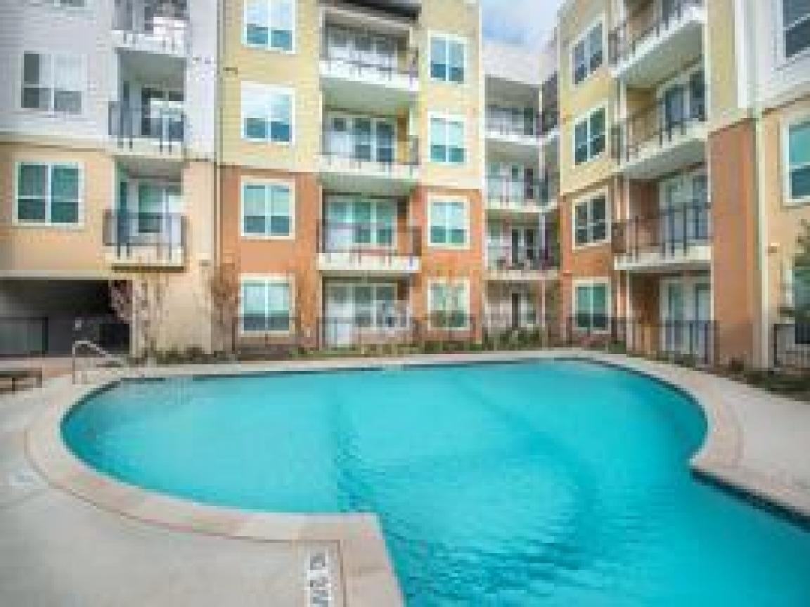 850 Lake Carolyn Pkwy - Photo 3 of 9