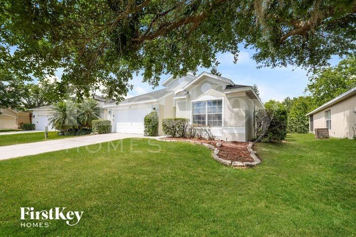 3197 Stonehurst Cir - Photo 2 of 15