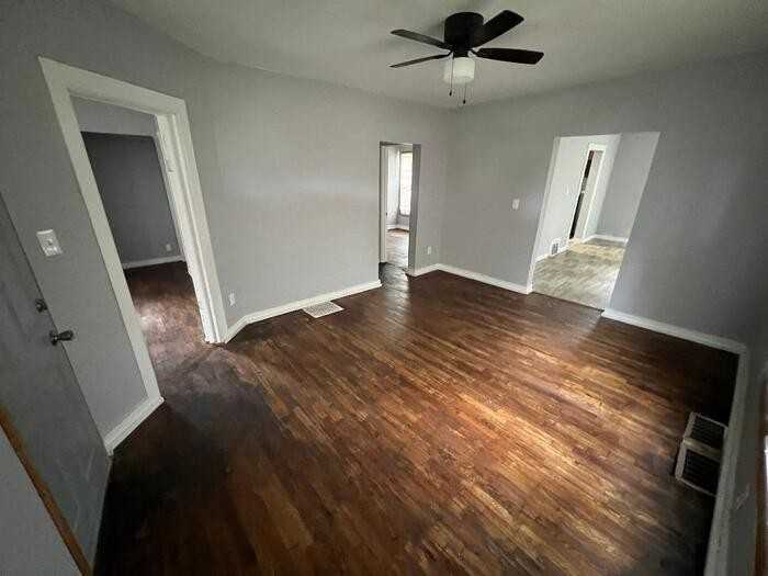 105 Post Ave - Photo 3 of 23