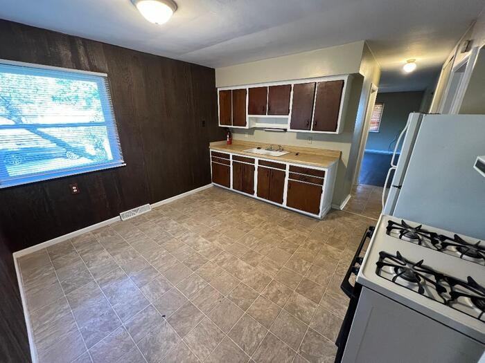 1228 Seemore Ave - Photo 2 of 26