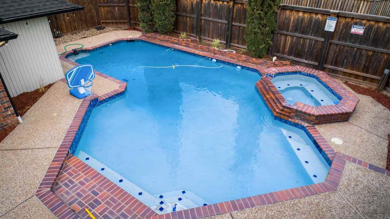 2706 Brookshire Dr #NA - Photo 2 of 38