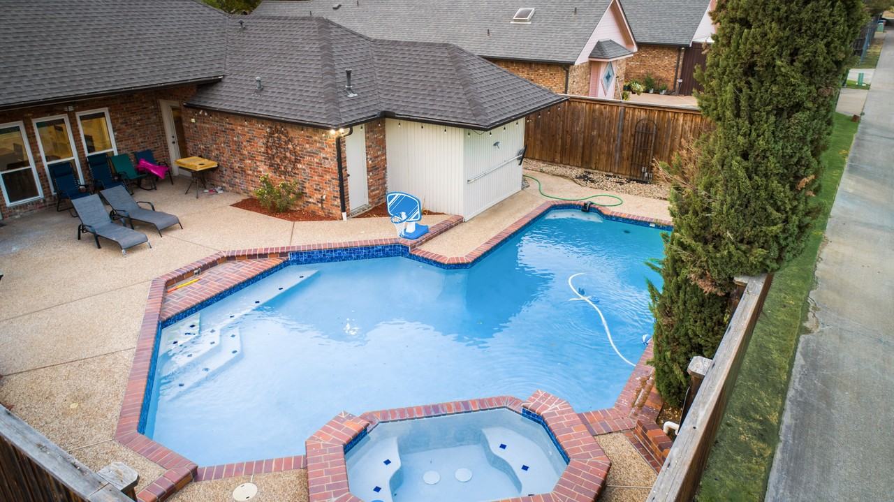 2706 Brookshire Dr #NA - Photo 3 of 38