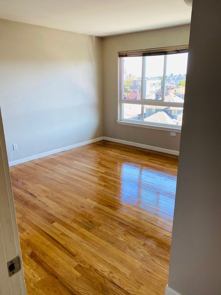 1226 Taylor Ave N #8 - Photo 3 of 14