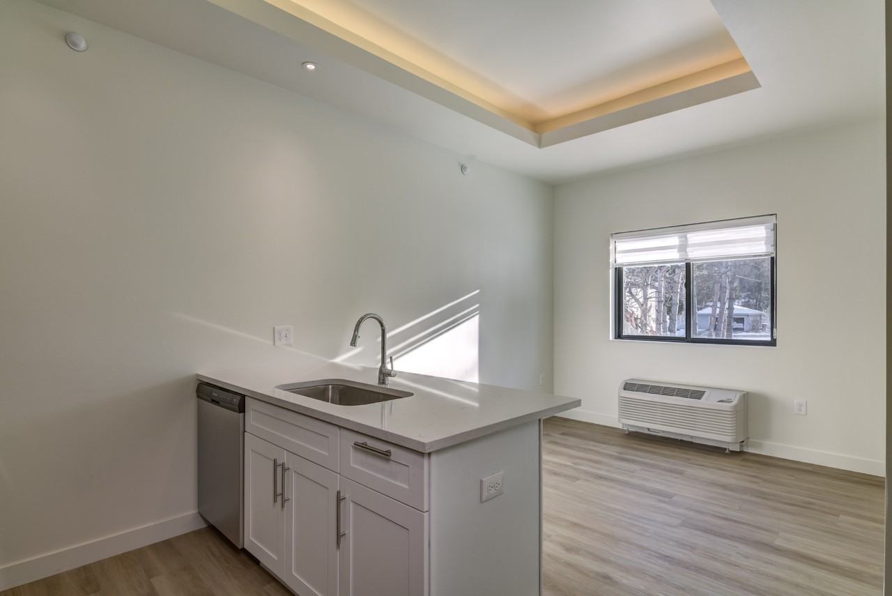3241 Fairfax St - Photo 5 of 23