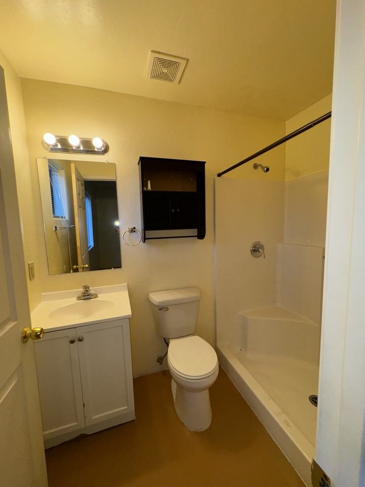 1626 W Delaware St #2 - Photo 6 of 19