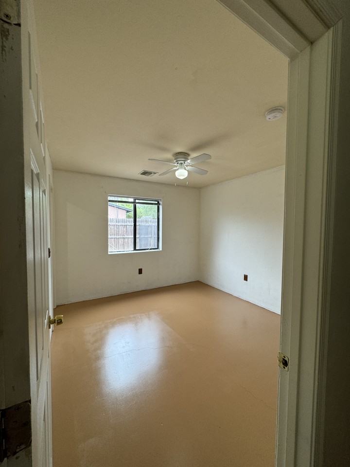 1626 W Delaware St #2 - Photo 7 of 19