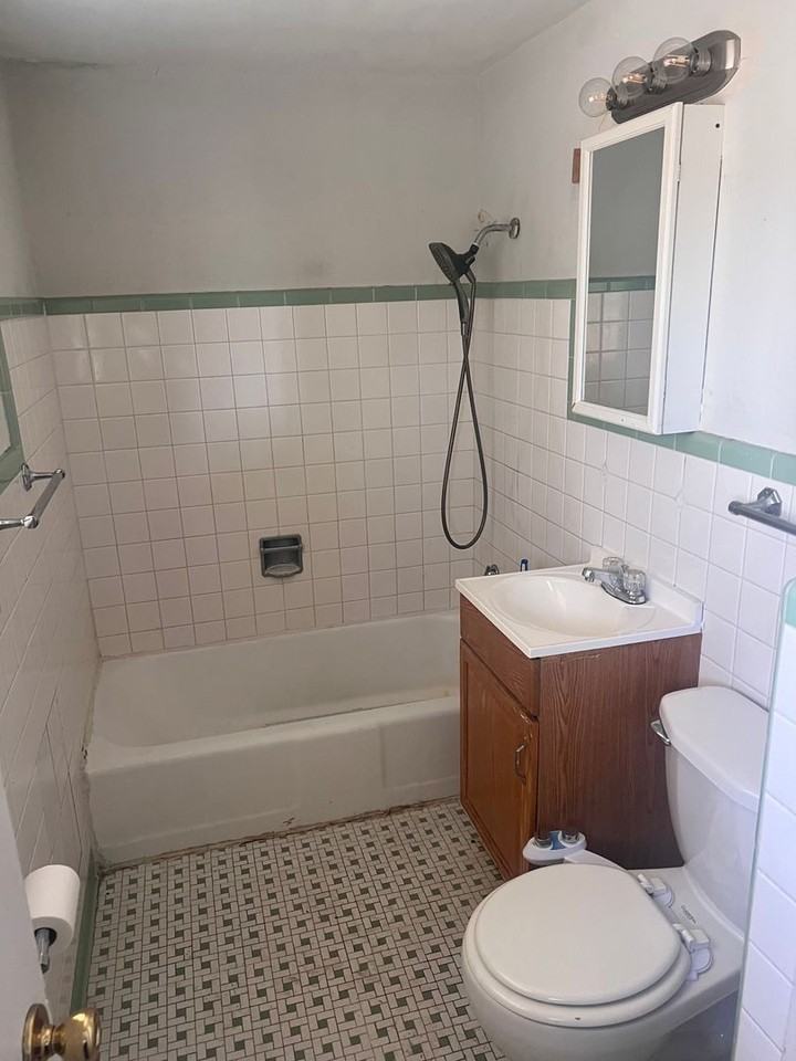 1100 NW 27th St. - Photo 7 of 9