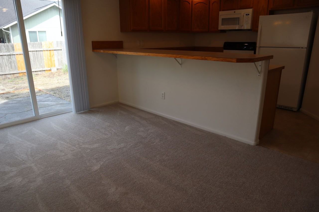 Oak St-Duplex - Photo 2 of 50