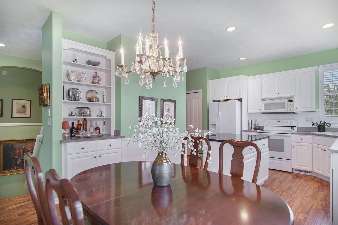 611 Brookstone St - Photo 6 of 36