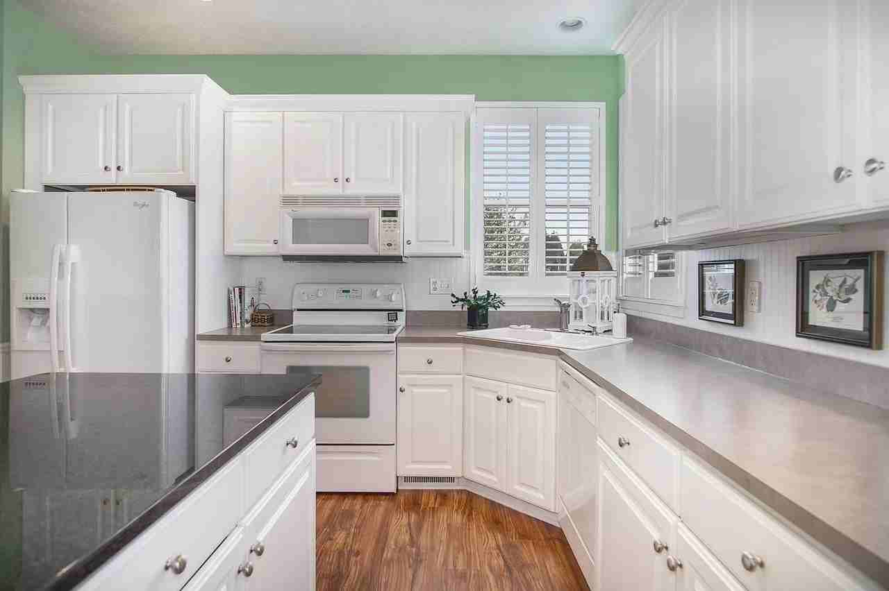 611 Brookstone St - Photo 7 of 36
