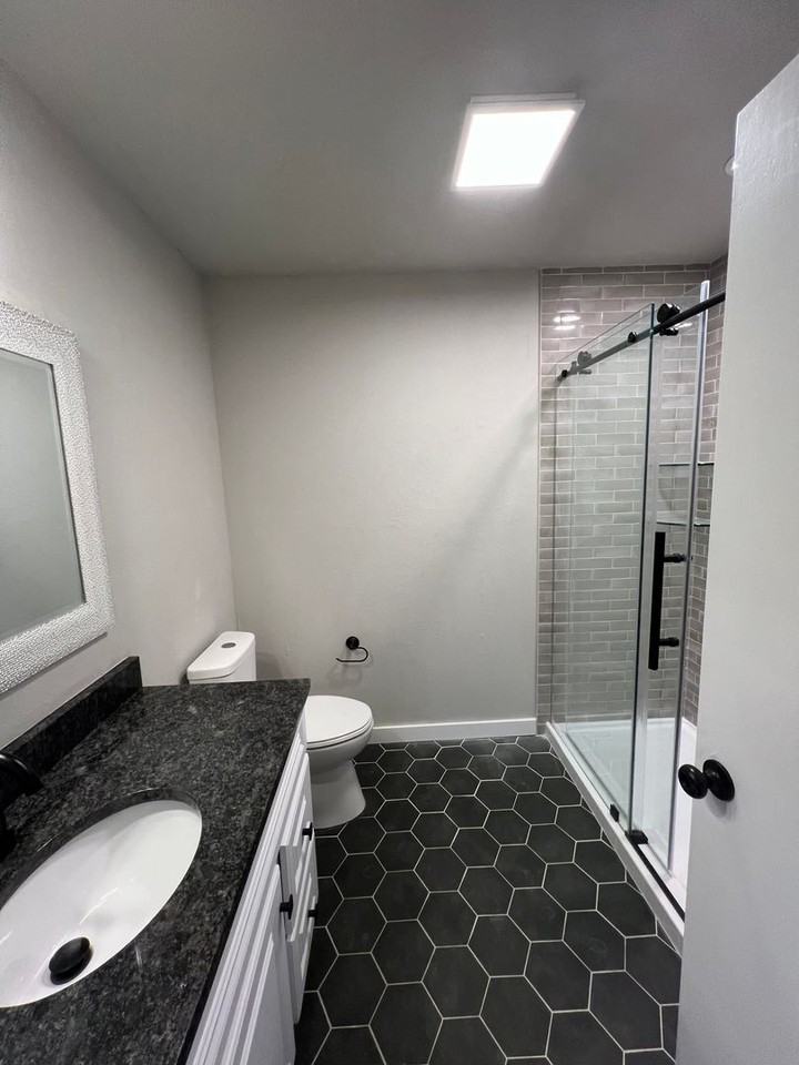 358 S University Ave - Photo 5 of 16