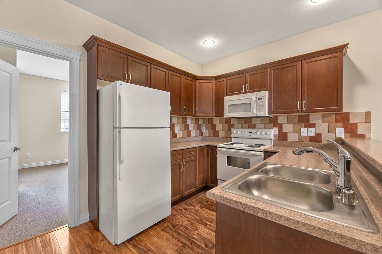 Legoe Lane Townhomes - Photo 2 of 4