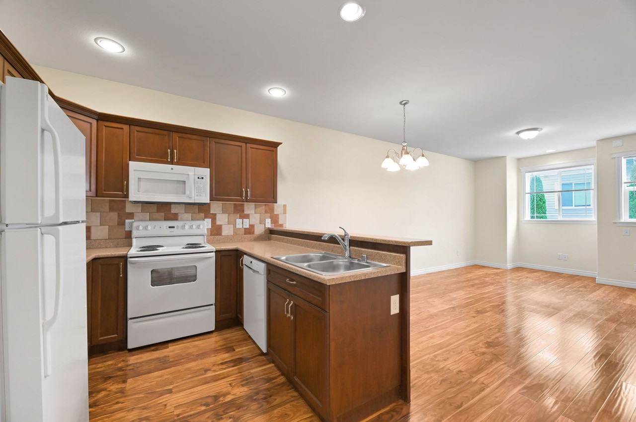 Legoe Lane Townhomes - Photo 3 of 4