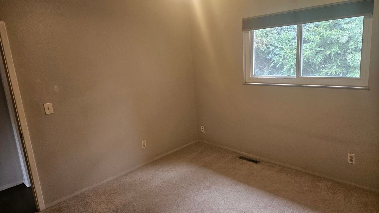 1040 E Prospect Rd - Photo 2 of 10