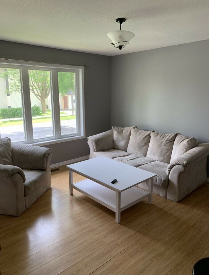 588 Howden St #5 - Photo 7 of 28