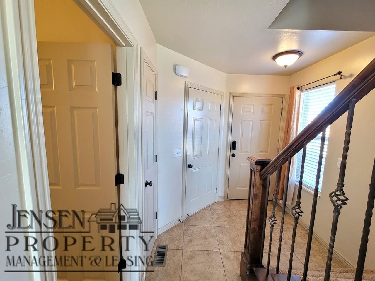 1000 E Bluff View Dr #51 - Photo 4 of 33