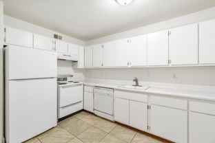 Kelly Manor - Photo 1 of 1