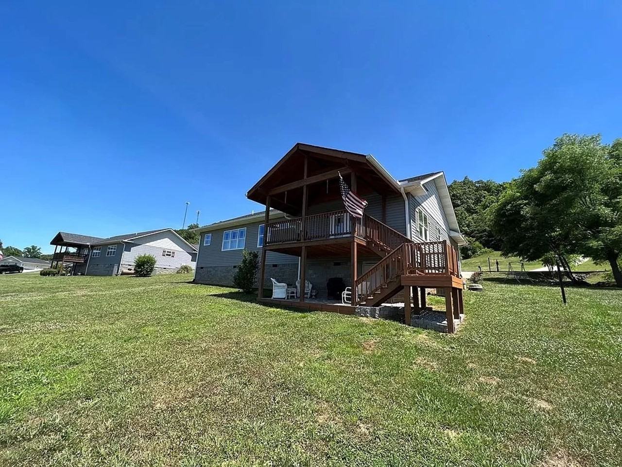 161 Clear Creek Way - Photo 2 of 22