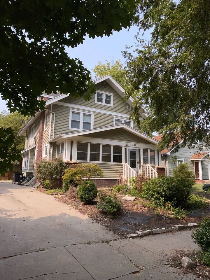 307 N 16th St - Photo 3 of 14