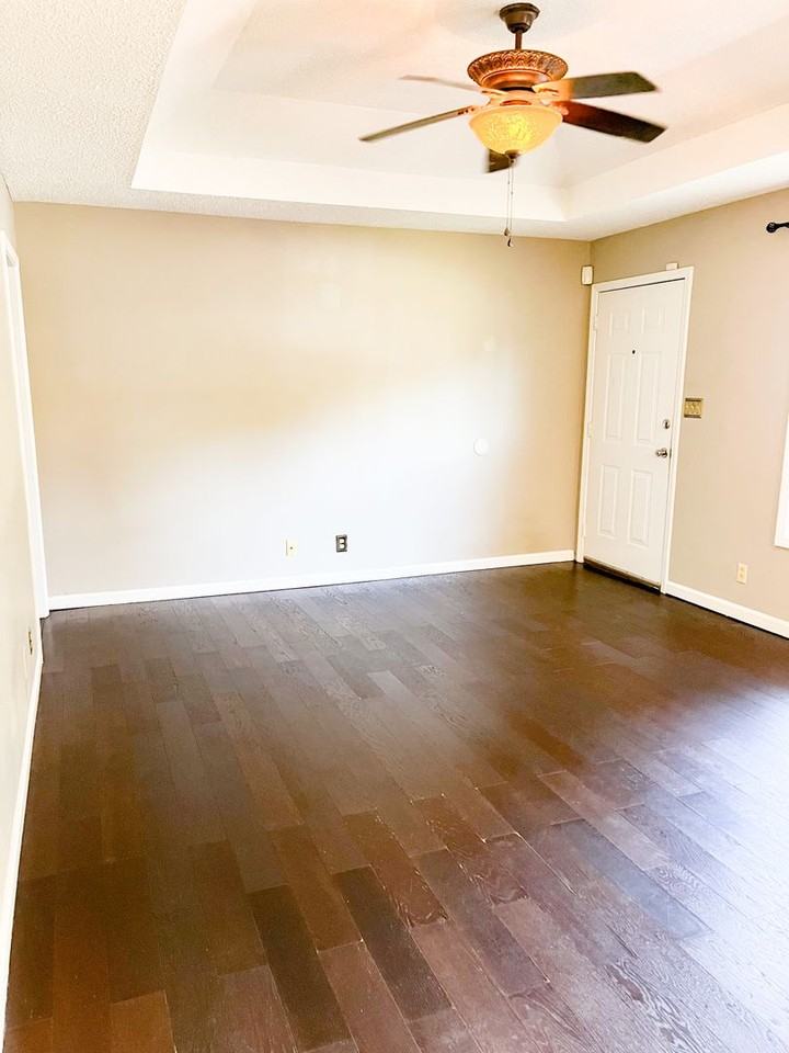 1821 Harbor Dr - Photo 3 of 12