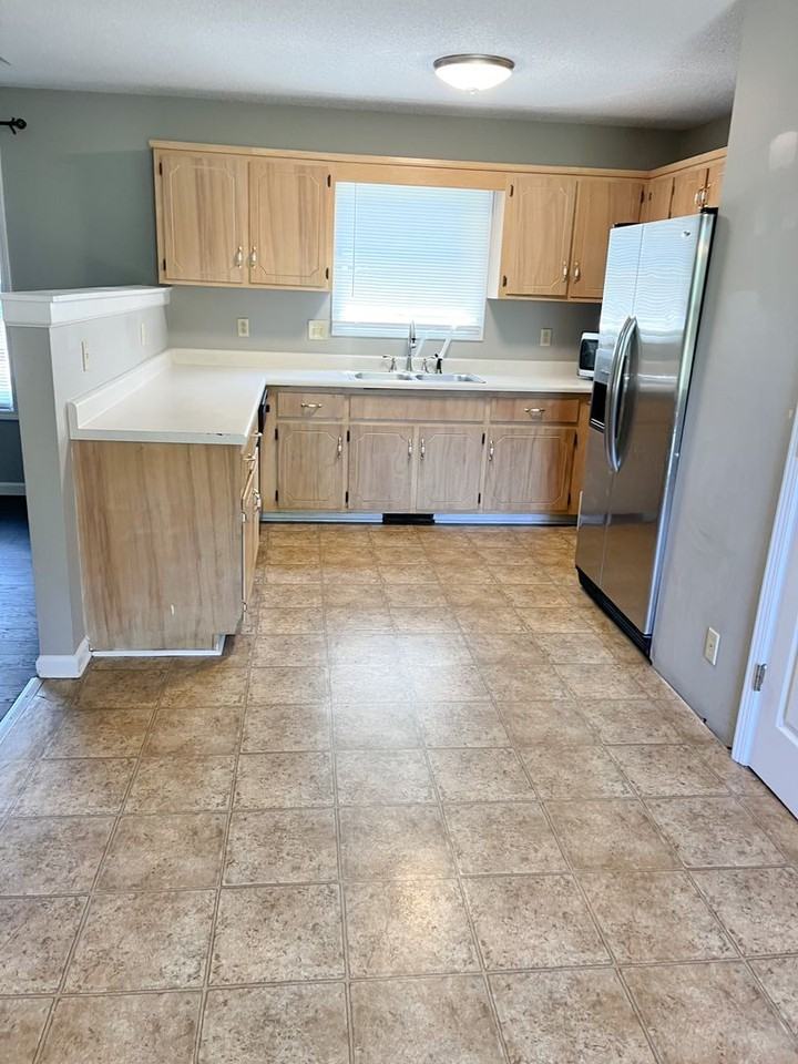 1821 Harbor Dr - Photo 4 of 12