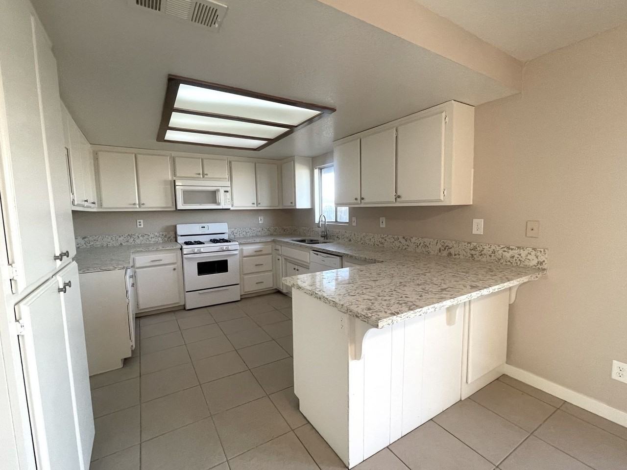 8925 Satinwood Ave - Photo 2 of 14