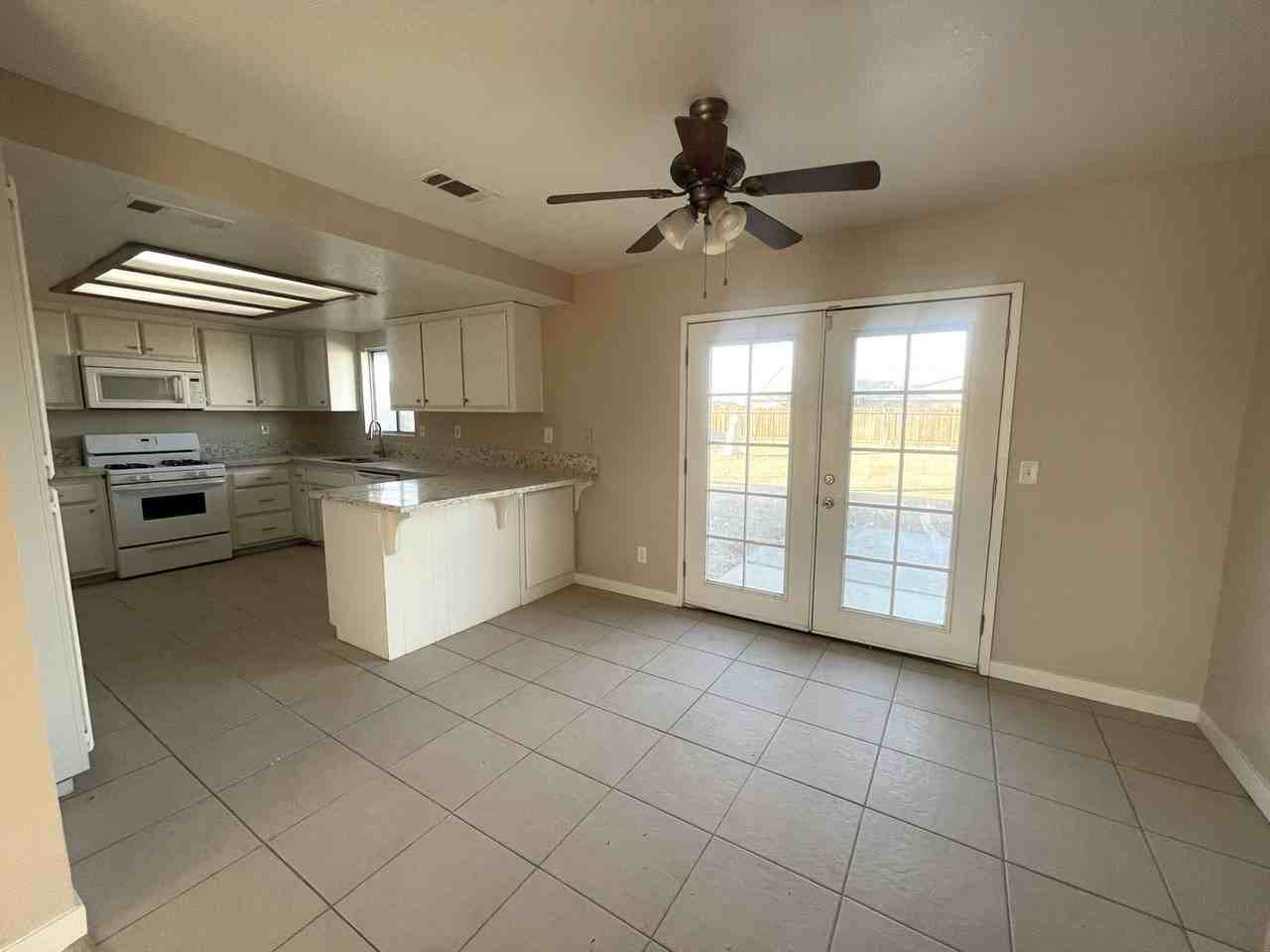 8925 Satinwood Ave - Photo 4 of 14