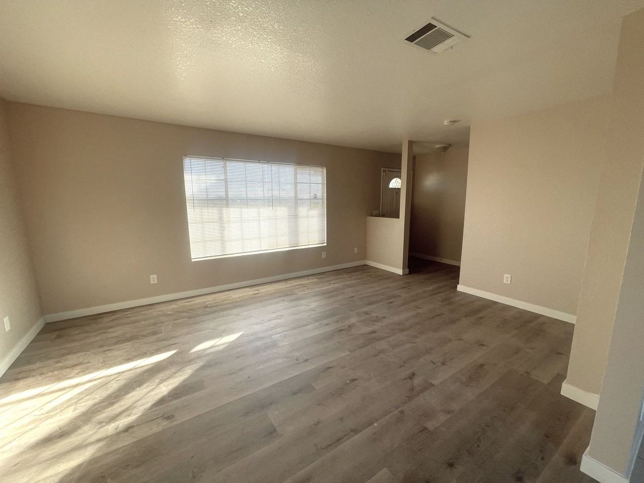 8925 Satinwood Ave - Photo 5 of 14
