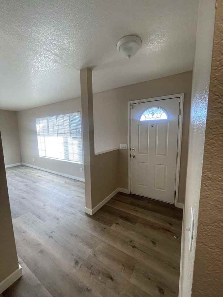 8925 Satinwood Ave - Photo 6 of 14