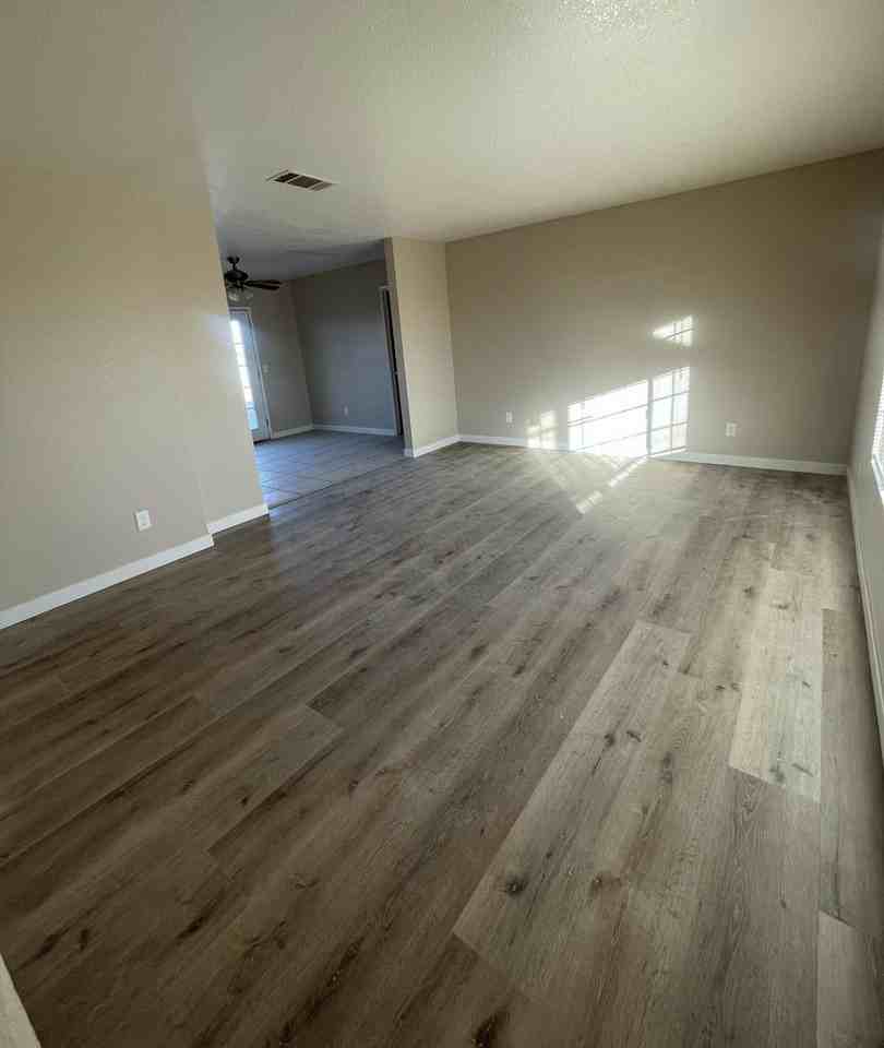 8925 Satinwood Ave - Photo 7 of 14
