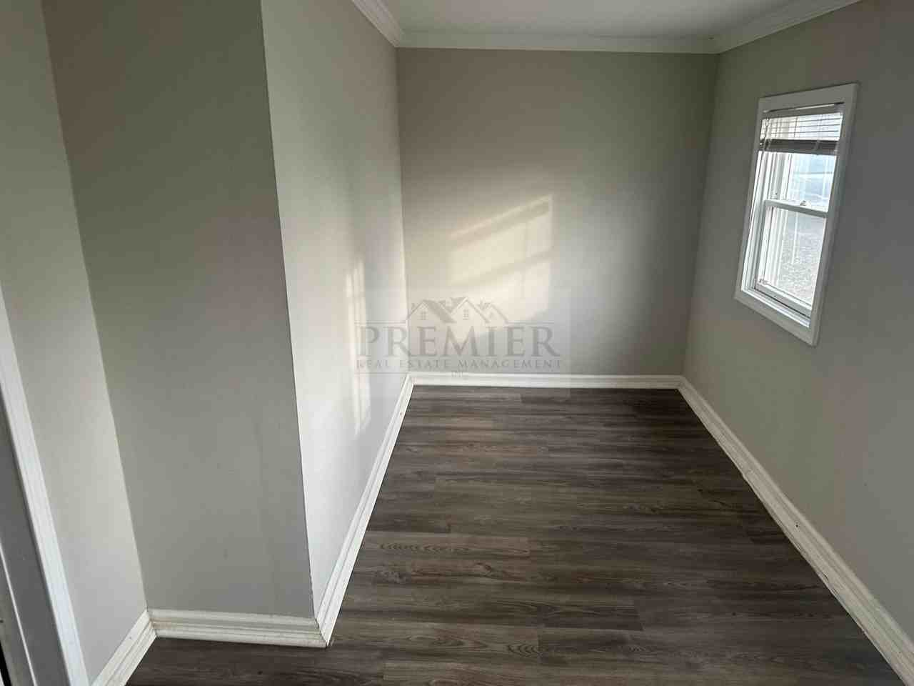 126 S Village St - Photo 2 of 17