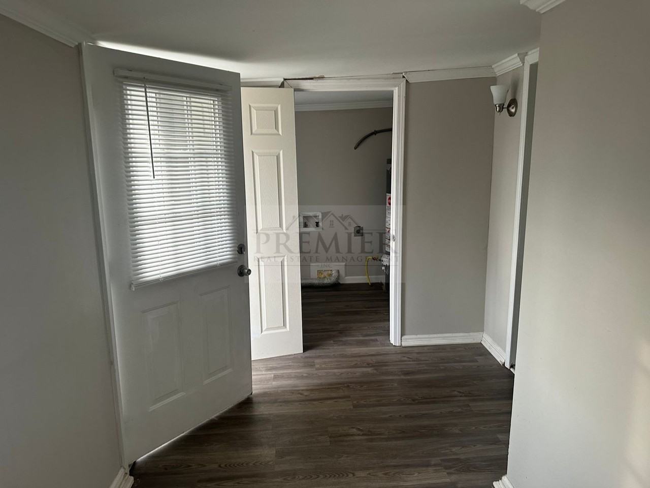 126 S Village St - Photo 3 of 17