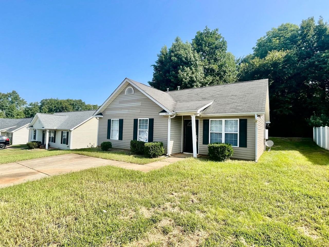 627 Mistral Way - Photo 3 of 19