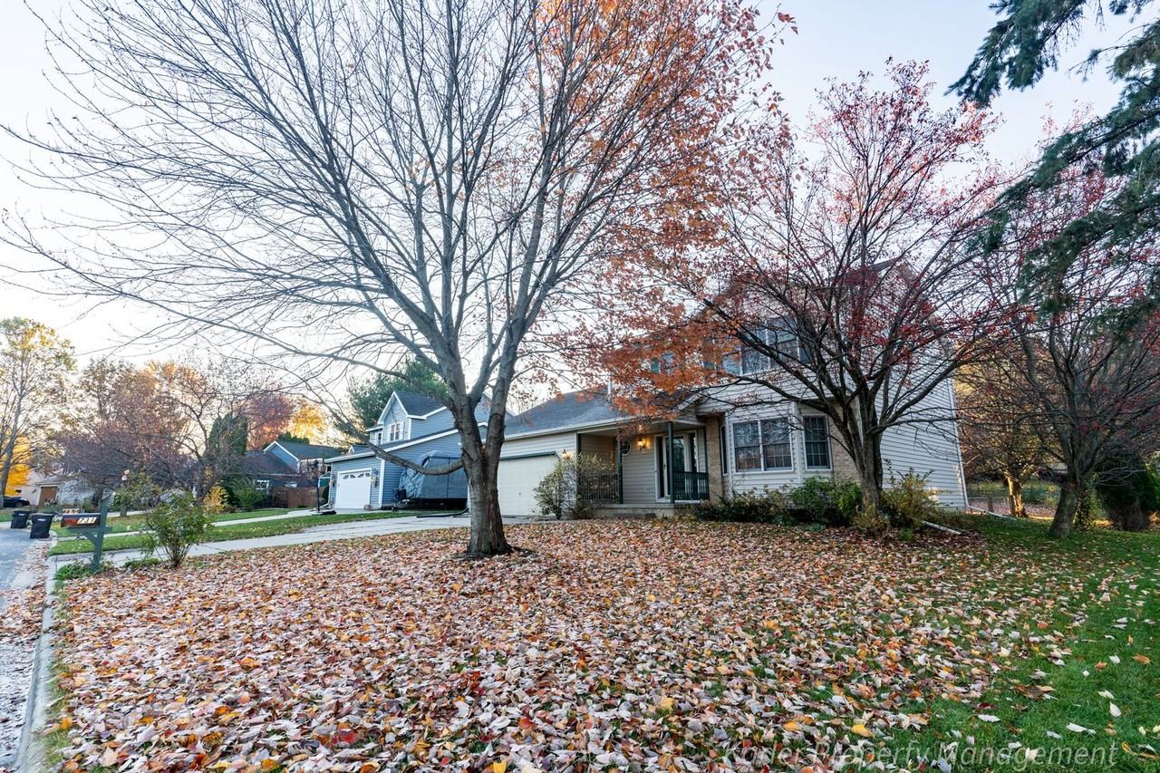 731 Matts Dr - Photo 2 of 32