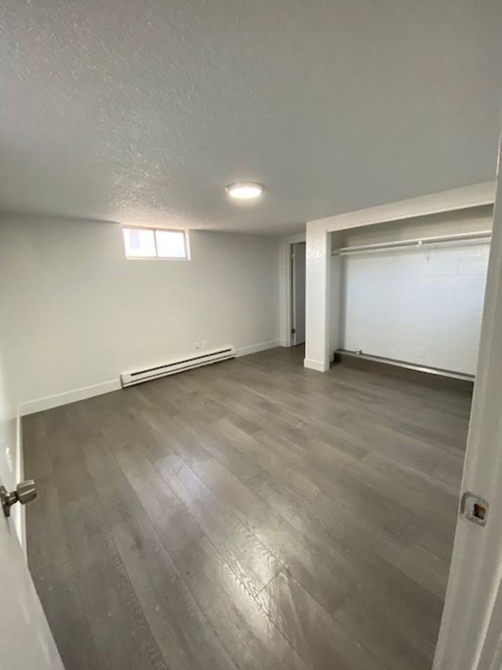 135 Davis Ave #3 - Photo 3 of 8