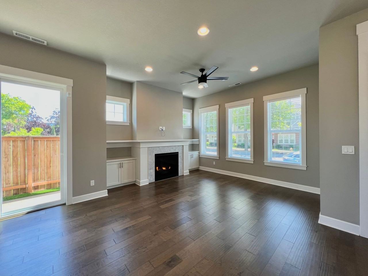 11571 Sw Barber St - Photo 4 of 50