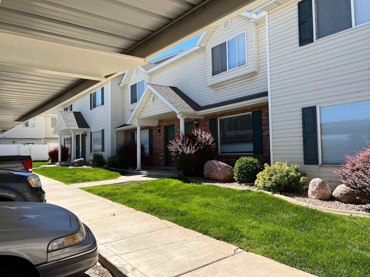 1148 Northfield Rd #21 - Photo 2 of 13