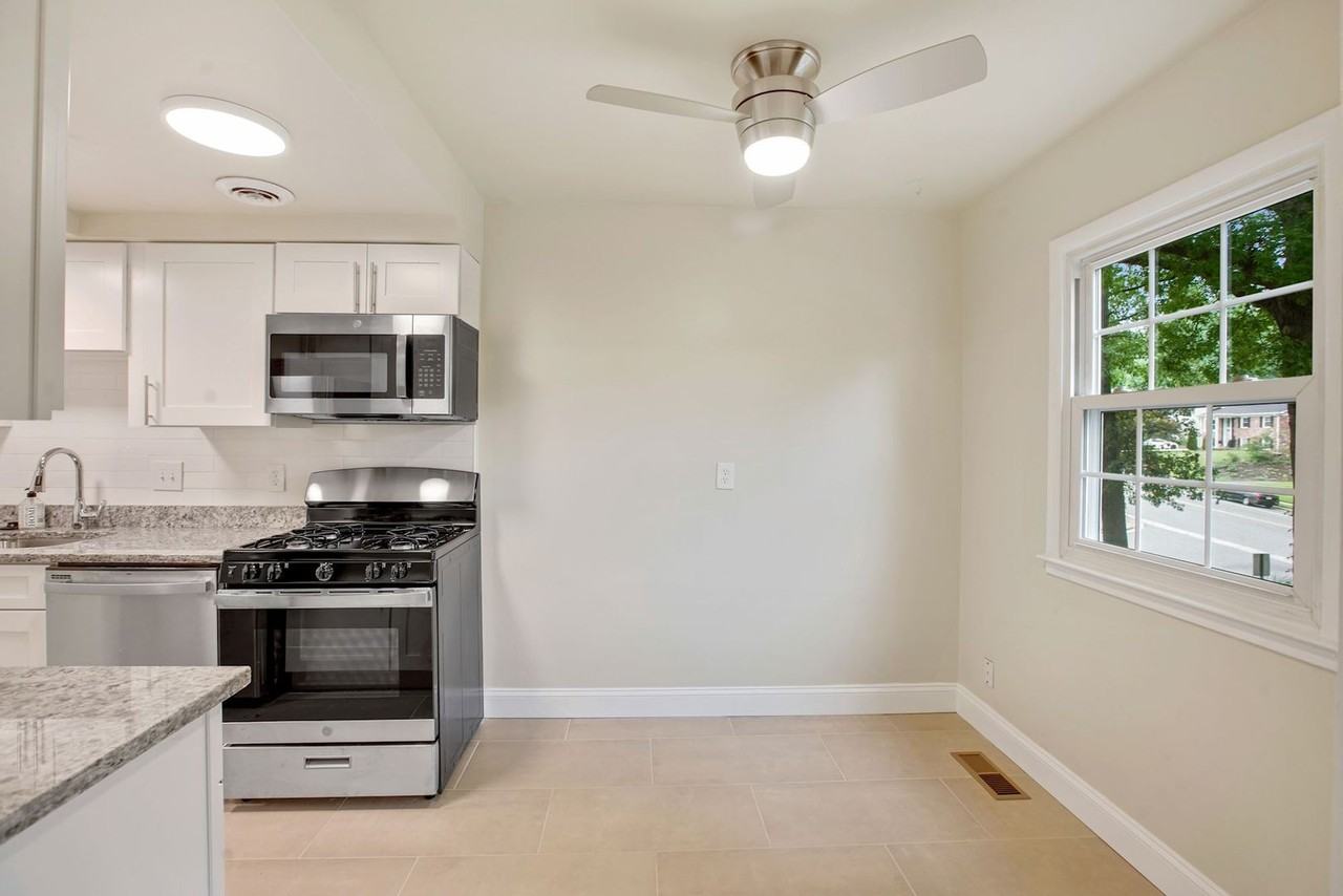 4314 Elliot Ct - Photo 2 of 35