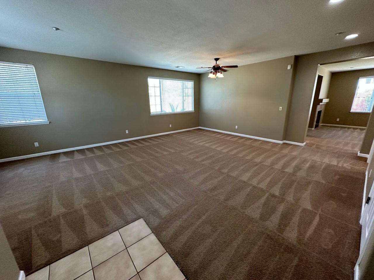 676 Ashford Pl - Photo 3 of 27