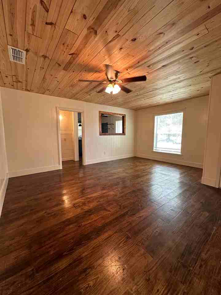 11688 County Road 281 N - Photo 2 of 19